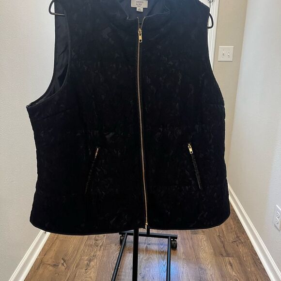 NWT Crown & Ivy Curvy Lace Vest – Navy Blue – Size 2x curvy - Picture 3 of 9